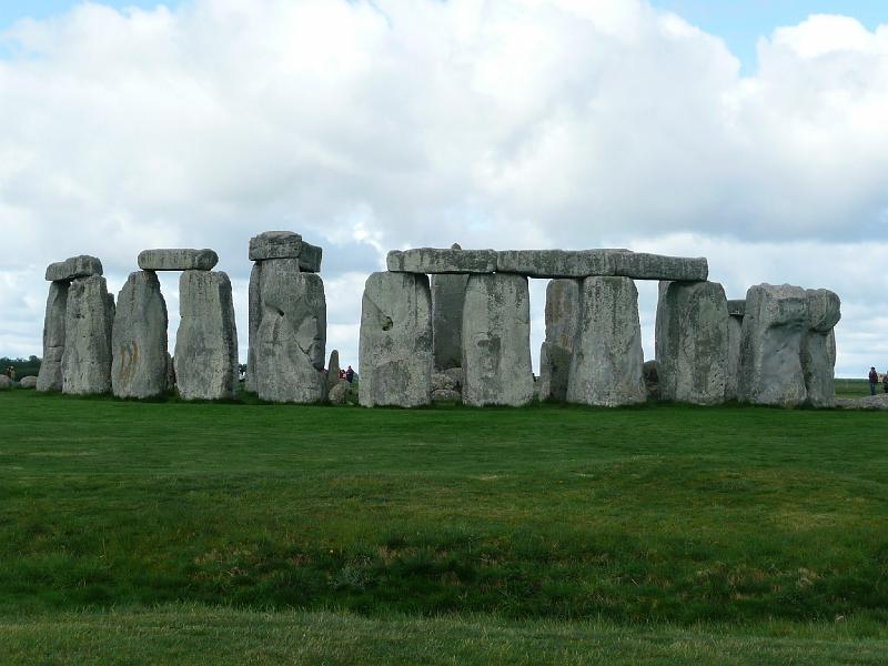 P1000200- Site megalithique de Stonehenge erige en 3000 av JC et remanie plusieurs fois depuis.JPG - Site mégalithique de Stonehenge érigé en 3000 av JC et remanié plusieurs fois par la suite